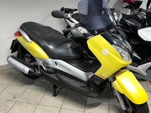 VENDO YAMAHA X-MAX 250 (2005 - 07) USATA A TORINO (CODICE 9864944) - MOTO.IT