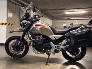 MOTO GUZZI V 85 TT TRAVEL PŘEDVÁDĚCÍ- AKCE DOPRAVA