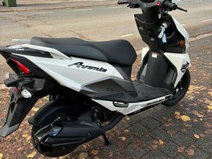 SUZUKI AVENIS 125 NEU - GARANTIE BIS 2028 / ROLLER, MOTORRAD