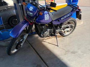 SUZUKI DR650 SP44B AUFSTEIGEN LOSFAHREN