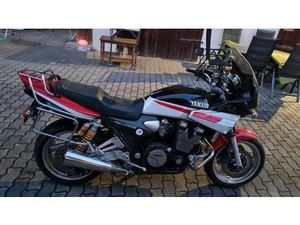 YAMAHA XJR 1300
