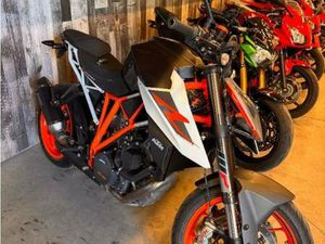 2017 KTM 1290 SUPERDUKE R