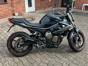 YAMAHA XJ6