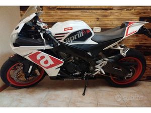 APRILIA RSV4 APRC