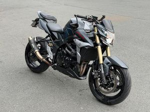 SUZUKI GSR 750 ABS MIT VIELEN EXTRAS