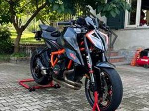 KTM 1290 SUPER DUKE R