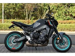 ② YAMAHA - MT 09 - 1STE INSCHR 2025