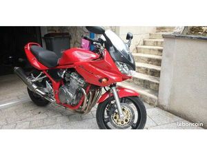 MOTO SUZUKI BANDIT 600