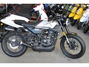 BRIXTON CROSSFIRE 125 LC ABS ERST 600KM AUTOFÜHRERSCH.