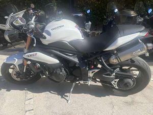 TRIUMPH SPEED TRIPLE 1050 BIANCO