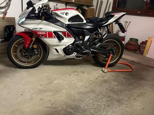 YAMAHA YZF R7 // EXTRAS // A2
