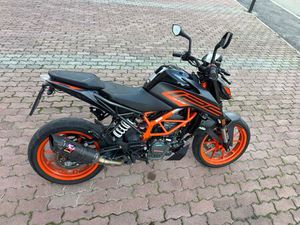KTM DUKE 125 CM3, 2023 GOD.
