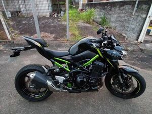 URGENT CAUSE DÉPART : MOTO KAWAZAKI Z 900 À VENDRE