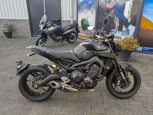 YAMAHA MT-09 ZWART