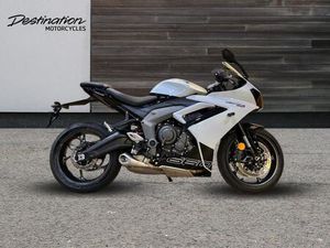 2025 TRIUMPH DAYTONA 660 STANDARD TWIN COLOUR PETROL BLACK 6 SPEED