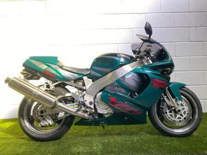 1996 YAMAHA YZF750R EXUP IN EXCEPTIONAL CONDITION