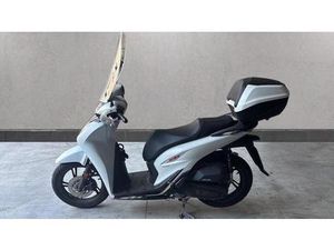 VENDO HONDA SH 150I (2020 - 23) USATA A ROMA (CODICE 9866266) - MOTO.IT