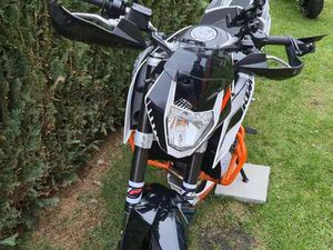KTM 690 DUKE