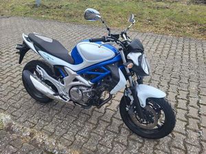 SUZUKI SFV 650 GLADIUS