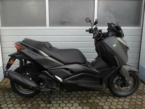 YAMAHA X-MAX 125