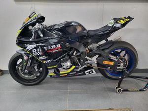 YAMAHA R1 RN65 RACEBIKE RENNSTRECKE