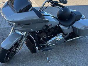 HARLEY-DAVIDSON ROAD GLIDE