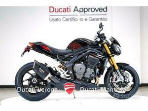 TRIUMPH SPEED TRIPLE 1200 RS + AKRAPOVIC SOLO 2.16