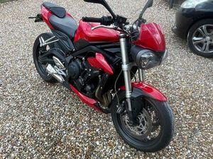 TRIUMPH STREET TRIPLE 660S A2
