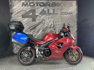 TRIUMPH SPRINT ST 1050