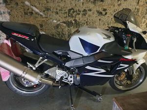 HONDA CBR 900 SC50.