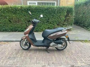 PEUGEOT KISBEE 4T — SCOOTERS | PEUGEOT — MARKTPLAATS