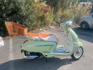 SCOOTER 125 CC PEUGEOT VERT PISTACHE