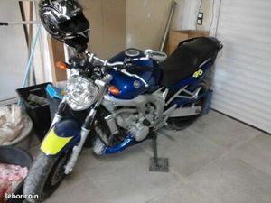 YAMAHA FZ6