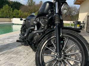 HARLEY DAVIDSON IRON 883