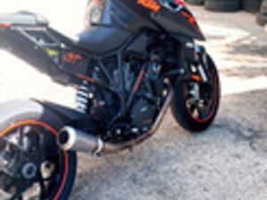 KTM 1290 SUPER DUKE R