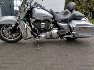 HARLEY-DAVIDSON ROAD KING