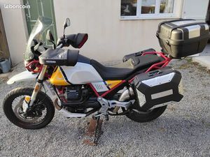 MOTO GUZZI V85TT