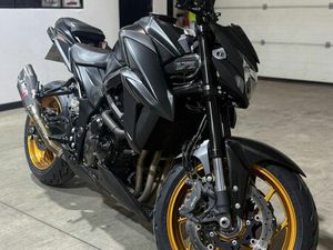 SUZUKI GSX-S 750 YOSHIMURA FULL BLACK EDITION ABS