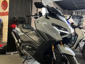 YAMAHA XP TMAX 560 TECH MAX 2025
