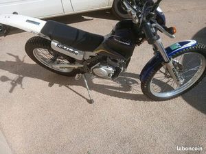 MOTO YAMAHA