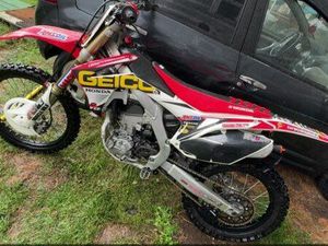MOTOCROSS 250 CRF 2015