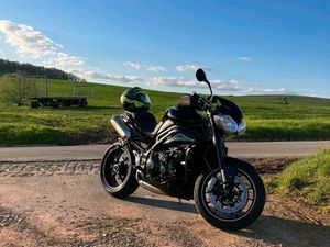 TRIUMPH SPEED TRIPLE R SONDERMODELL 94 ÖHLINS, BREMBO, ARROW,...