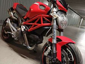 DUCATI MONSTER 696 ROSSO