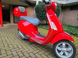 VESPA PRIMAVERA 50 2T ROT GRAU MIT KOFFER C53 2 TOP ZUSTAND