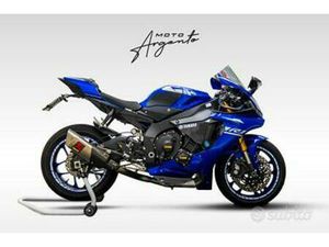 YAMAHA YZF R1