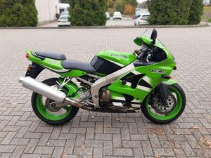 ② KAWASAKI ZX6R 636 DE 2002