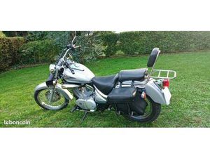 MOTO SUZUKI INTRUDER 125