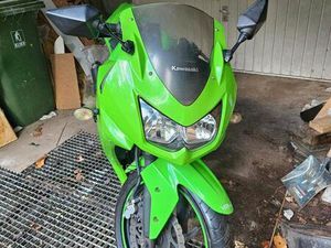 ② KAWASAKI NINJA 250R 2010