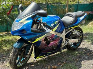 MOTO SUZUKI GSXR-600