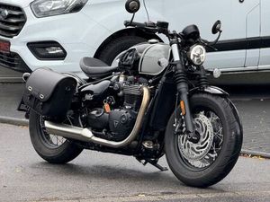 TRIUMPH BONNEVILLE 1200 BOBBER BJ 24/3800 KM